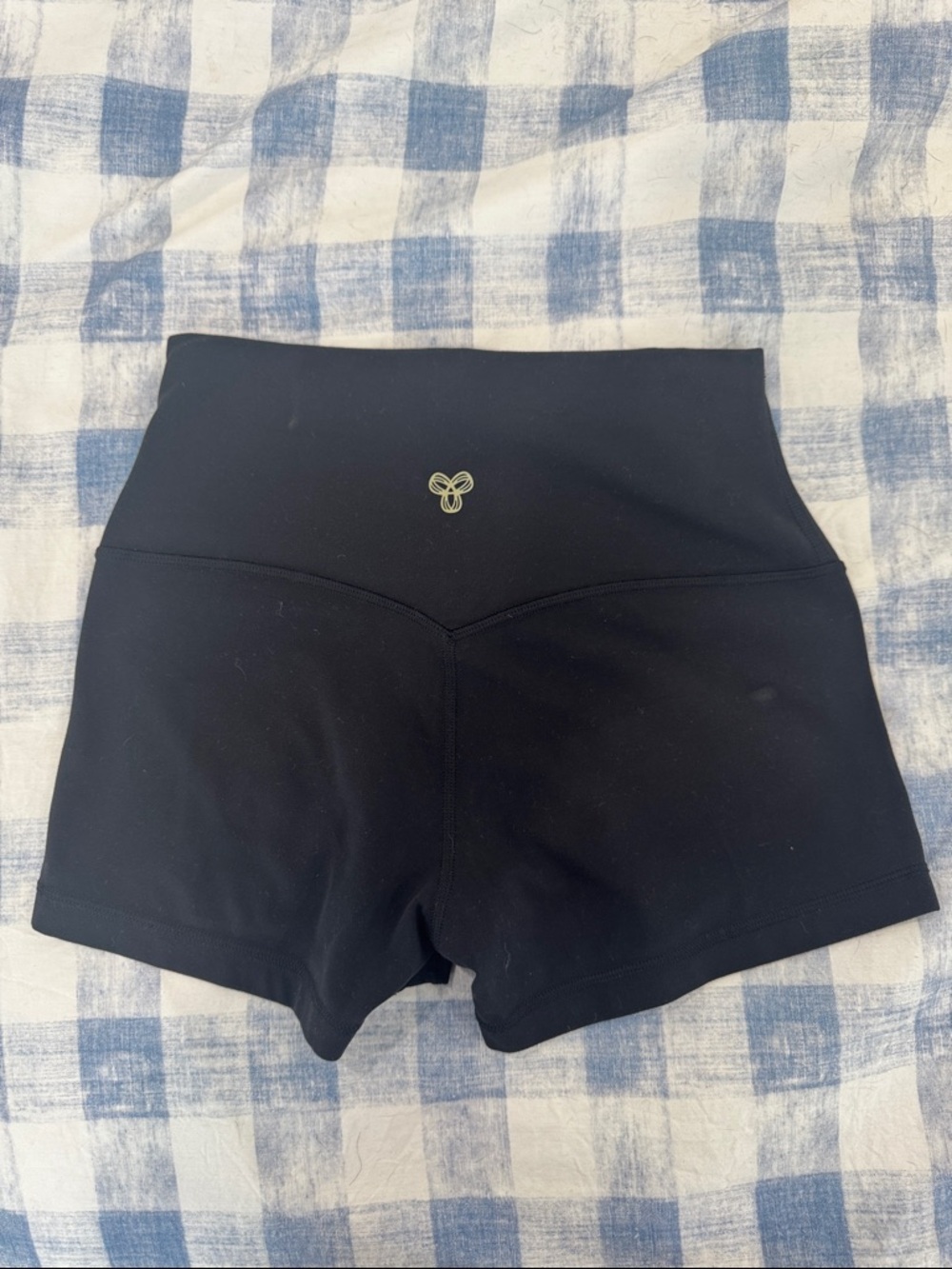 Aritzia Golden Butter Cheeky Hi Rise 3” Shorts - Picture 2 of 5